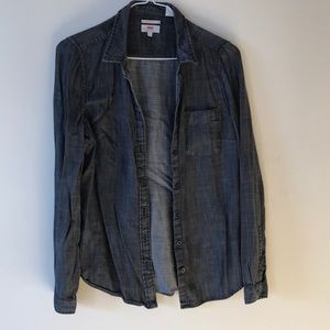 Levi’s tailored fit chambray shirt